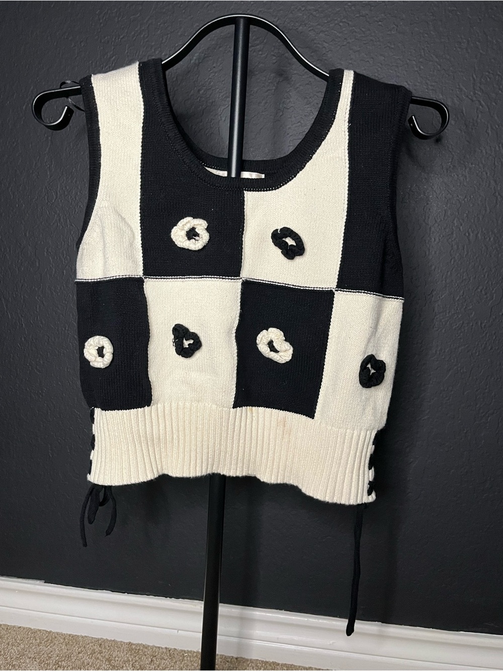 Checker Knit Sleeveless Tank Top in Black & Cream